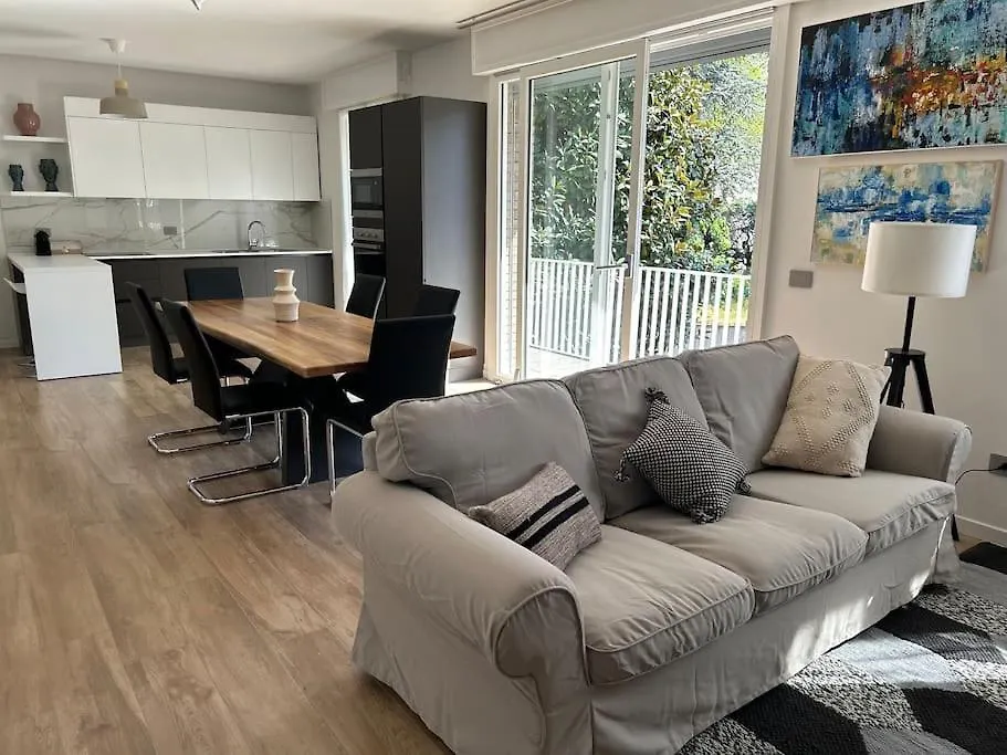 Art Home X4 In Centre With Private Parking Padova Italy